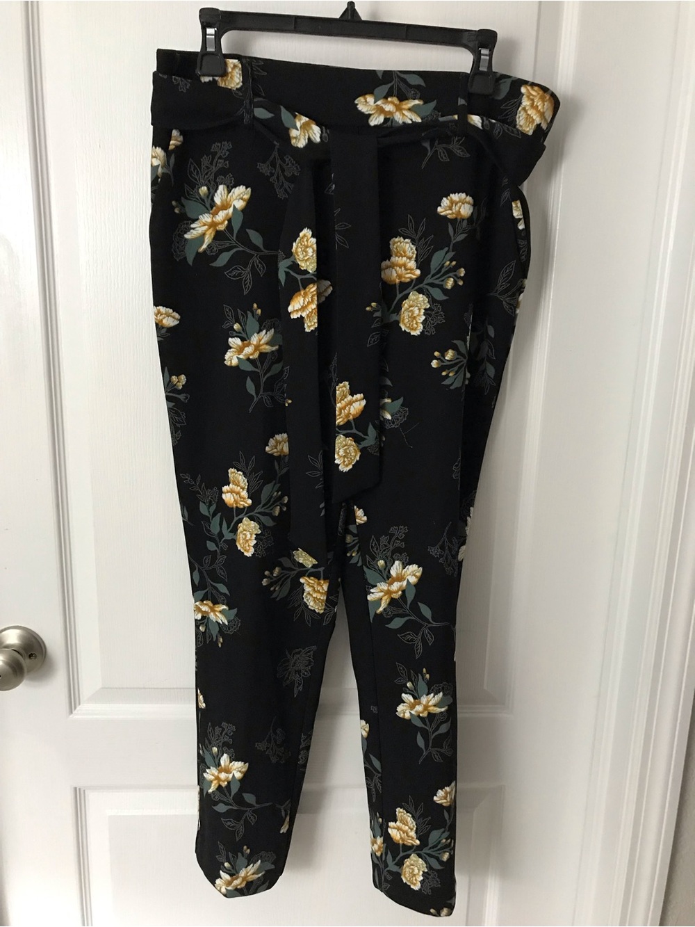 Jules & Leopold Black Floral Paperbag Ankle Pants with Belt
